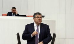Milletvekili Sındır, “Antep fıstığı üretimi yüzde 60 azaldı, yeşil altın üreticisi yalnız bırakıldı!”