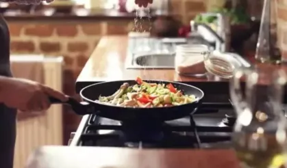 Yemek Isıtırken En Çok Yapılan Bu 6 Hata Sağlığınızı Tehdit Ediyor