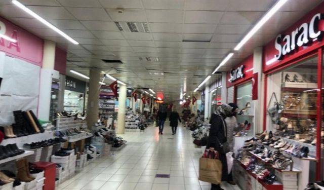 Bursa Nalbantoğlu Çarşısı'nda işler kesat