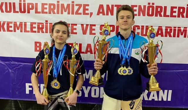 Bursa Osmangazi'nin milli tenisçilerinden çifte başarı