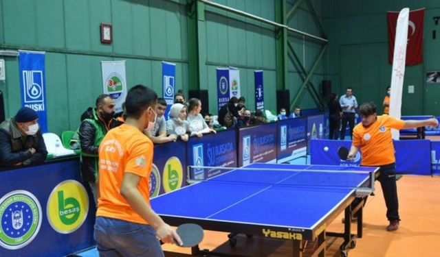 Bursa'da masa tenisinde 'özel' buluşma