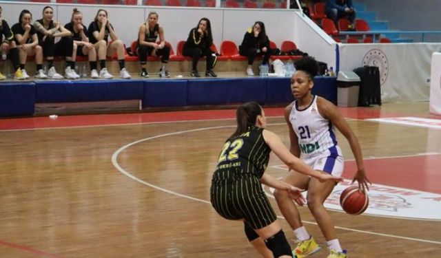 İzmitli periler Nirra Fields'le yıldızlaştı