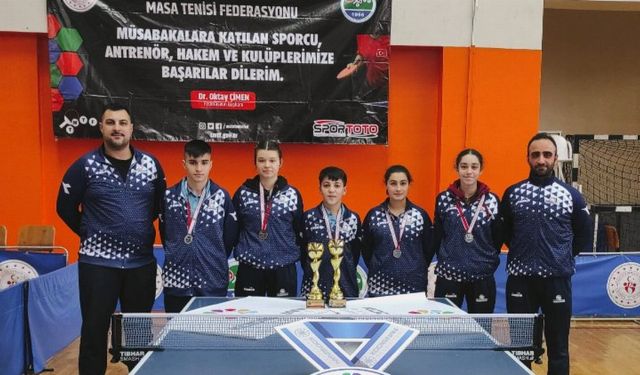 Kayseri Kocasinan Masa Tenisi takım sporcularından madalyalara ambargo 