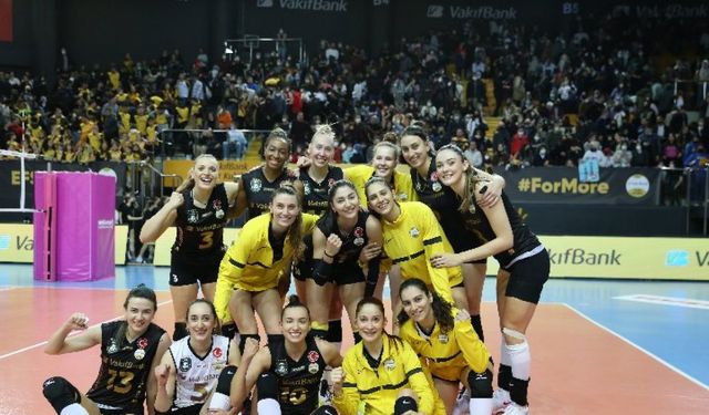 Lider VakıfBank kazanmaya devam ediyor