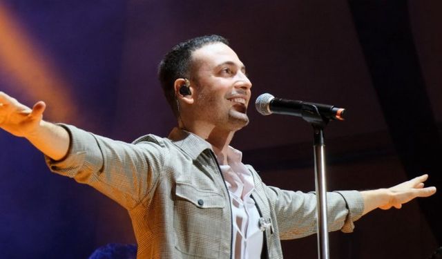 Oğuzhan Koç söyledi, üniversiteliler eşlik etti