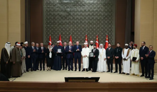 Erdoğan: ‘İslam coğrafyası 200 yıldır etnik ve mezhebi ayrımlarla bölünmeye çalışılıyor’