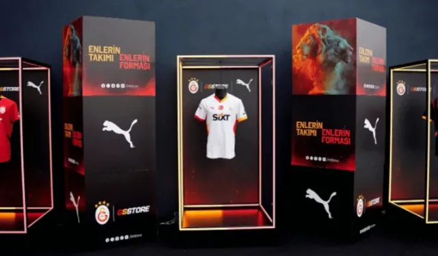 Galatasaray Başkanı Özbek'ten TFF Başkanı Şahin'e sürpriz forma hediyesi