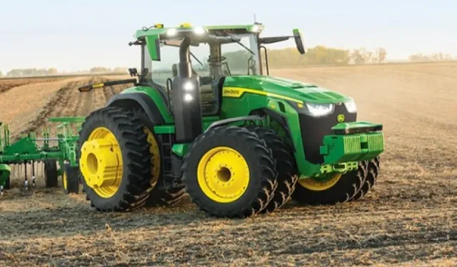 Tarlalarda Devrim: John Deere Sürücüsüz Traktörlerini Çiftçilere Sunmaya Başladı