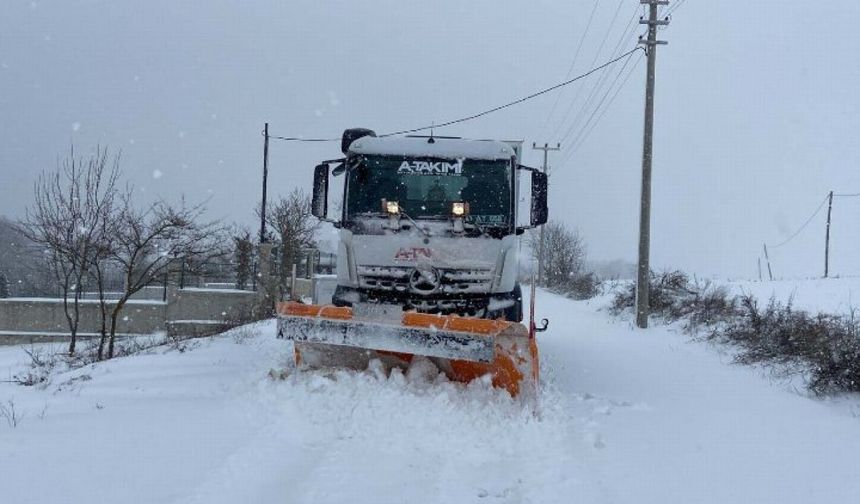 Kocaeli A Takımı karla mücadelede yoğun mesai harcıyor