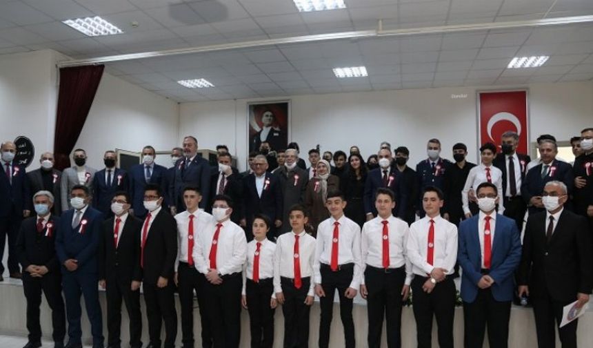 Memduh Büyükkılıç'tan 'İstiklal' kutlaması
