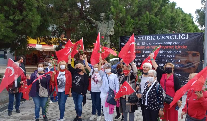 Binlerce kişi Cumhuriyet Meydanı'nda