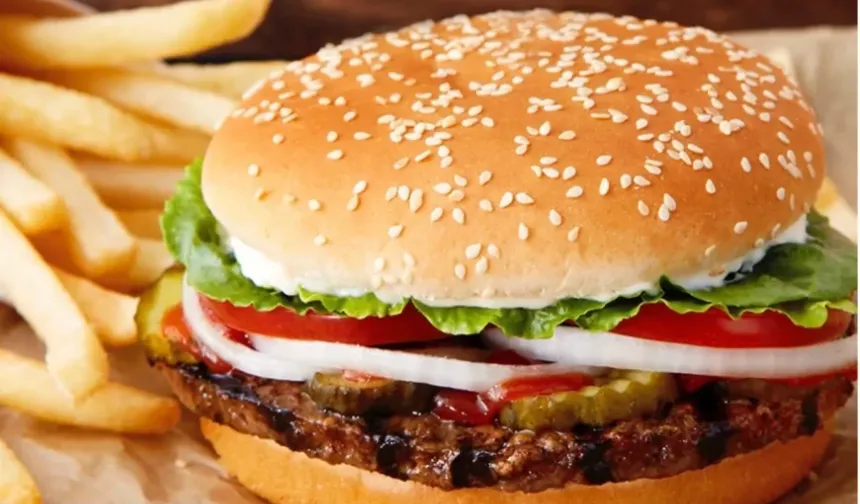 ABD'de Burger King'e şok suçlama: Hamburgerleri yüzde 35 daha büyük göstermiş