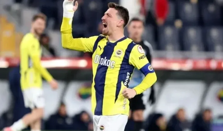 Fenerbahçe’nin kaptanı Mert Hakan Yandaş sol ayak bileğinden ameliyat edildi