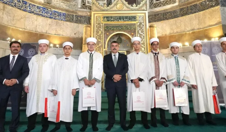 Genç hatipler Ayasofya'da hünerlerini sergiledi: Türkiye finalinde öne çıkan isimler belli oldu