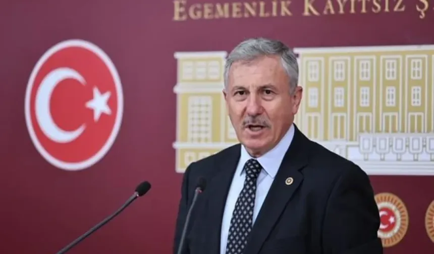 Selçuk Özdağ'dan Ceza Sistemi Tepkisi: 'Çocuk Katili Nasıl Serbest Kaldı ve Ana Muhalefet Liderine Saldırabildi?'