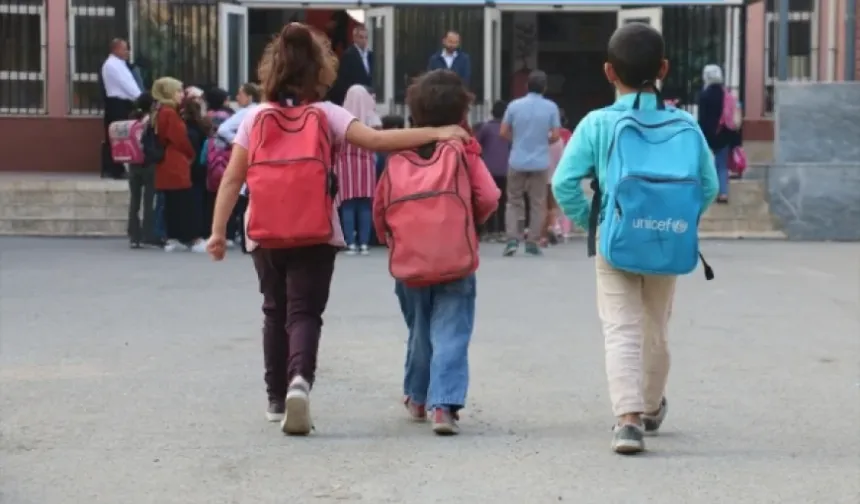 Türk okulu Almanca olimpiyatlarını domine etti: Öğrenci ve öğretmenlerden çifte zafer