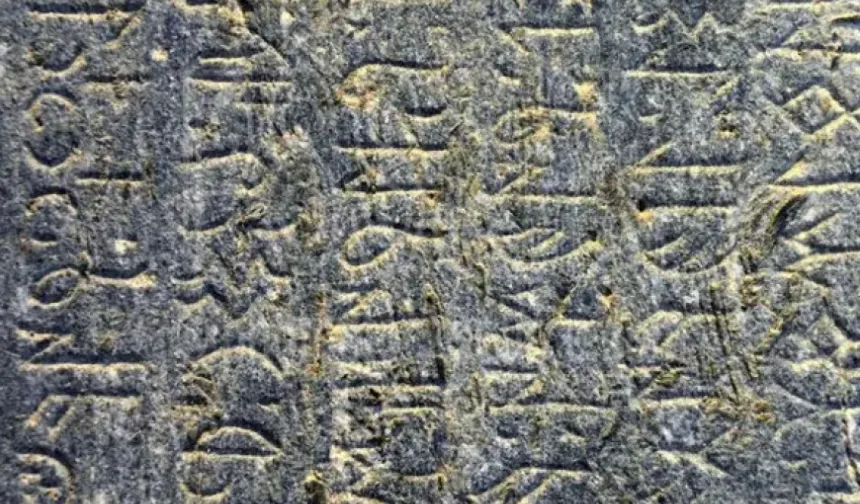 Türklerin İlk Yazılı Belgesi Olan Göktürk Alfabesi Nasıl Keşfedildi